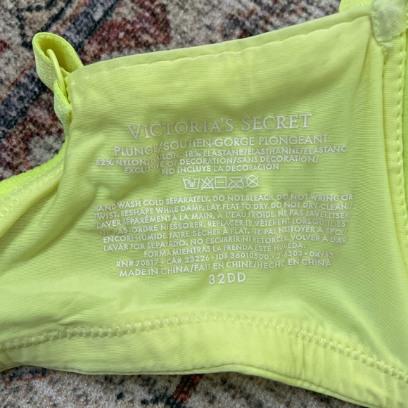 Victoria’s Secret plunge bra size 32 DD - Picture 3 of 3